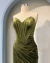 Load image into Gallery viewer, Mermaid Olive Green Velvet Corset Dress