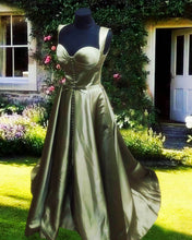 Load image into Gallery viewer, Spaghetti Straps Sweetheart Corset Back Satin Dress