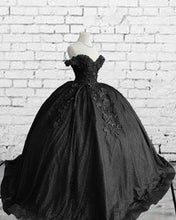 Load image into Gallery viewer, Gothic Quince Dress