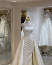 Load image into Gallery viewer, Mermaid Strapless Appliques Satin Wedding Dress