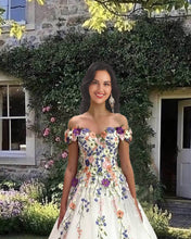 Load image into Gallery viewer, 3D Floral Lace Ball Gown Wedding Dress