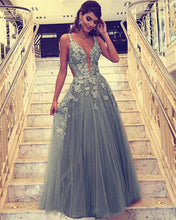 Load image into Gallery viewer, Lace Embroidery V-neck Tulle Prom Dresses Floor Length Evening Gowns