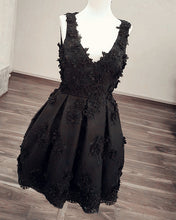 Load image into Gallery viewer, Short Black Lace Homecoming Dresses