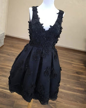 Load image into Gallery viewer, Short Navy Blue Lace Homecoming Dresses