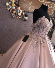 Load image into Gallery viewer, 3D Lace Flowers Embroidery Sweetheart Satin Wedding Dresses Ballgown
