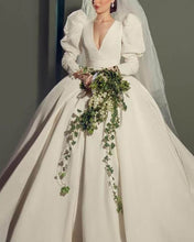 Load image into Gallery viewer, 80s wedding dress puffy sleeve