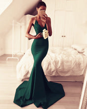 Load image into Gallery viewer, Emerald Green Mermaid Bridesmaid Dresses