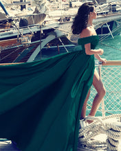 Load image into Gallery viewer, Emerald Green Evening Off Shoulder Dresses
