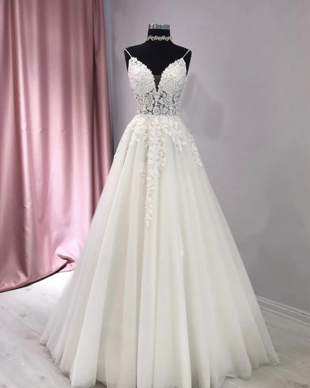 A-Line Tulle Wedding Dress V-Neck Appliques A-Line Tulle Wedding Dress V-Neck Appliques