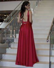 Load image into Gallery viewer, Red Backless Bridesmaid Dress