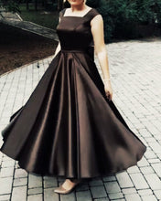 Load image into Gallery viewer, Vintage Black Bridesmaid Dresses