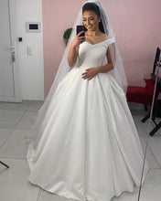 Load image into Gallery viewer, Simple Wedding Dress 2021