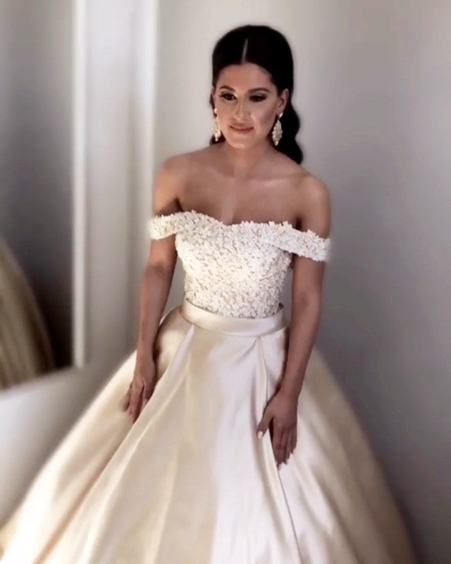 Beautiful Lace Embroidery Satin Ball Gown Quinceanera Dresses Beautiful Lace Embroidery Satin Ball Gown Quinceanera Dresses