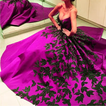 Load image into Gallery viewer, Black Embroidery Beaded Satin Strapless Ball Gowns Couture Evening Dress-alinanova