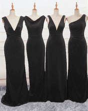 Load image into Gallery viewer, Black Velvet Bridesmaid Dresses Mismatched