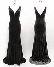 Load image into Gallery viewer, Black Velvet Bridesmaid Dresses Mermaid