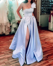 Load image into Gallery viewer, High Slit Satin Bridesmaid Dresses One Shoulder With Bow