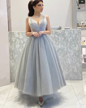 Load image into Gallery viewer, Gray Tulle Bridesmaid Dresses
