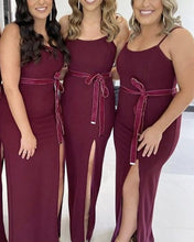 Load image into Gallery viewer, Burgundy Sheath Bridesmaid Dresses