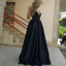 Load image into Gallery viewer, black prom gowns
