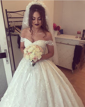 Load image into Gallery viewer, Chic Lace Appliques Sweetheart Ball Gown Wedding Dresses Off The Shoulder