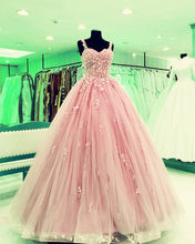 Load image into Gallery viewer, Chic Lace Beaded Sweetheart Tulle Ball Gowns Quinceanera Dresses