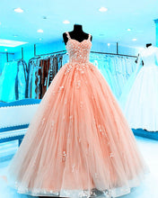 Load image into Gallery viewer, Chic Lace Beaded Sweetheart Tulle Ball Gowns Quinceanera Dresses