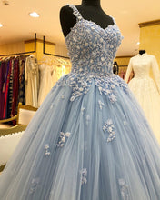 Load image into Gallery viewer, Chic Lace Beaded Sweetheart Tulle Ball Gowns Quinceanera Dresses