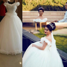 Load image into Gallery viewer, Beaded Sweetheart Corset Wedding Dresses Ball Gowns With Flowers