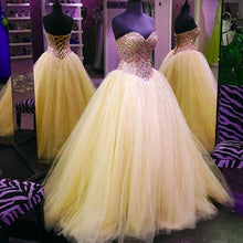 Load image into Gallery viewer, Crystal Beaded Sweetheart Tulle Ball Gowns Prom Quinceanera Dresses