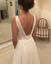 Load image into Gallery viewer, Tulle Backless Wedding Dress Destination