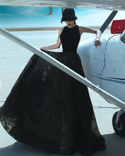 Load image into Gallery viewer, Elegant A Line Black Lace Floor Length Prom Dresses