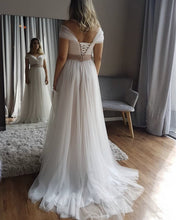 Load image into Gallery viewer, Elegant Wedding Gown