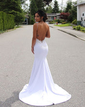 Load image into Gallery viewer, Elegant Lace Appliques V-neck Backless Mermaid Wedding Dresses