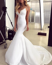 Load image into Gallery viewer, Elegant Lace Appliques V-neck Backless Mermaid Wedding Dresses-alinanova