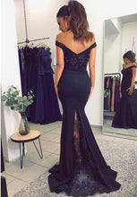 Load image into Gallery viewer, Elegant Lace Train V-neck Off Shoulder Prom Dresses Mermaid