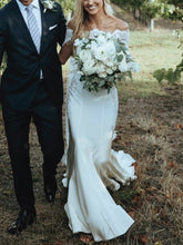 Load image into Gallery viewer, Elegant Mermaid Bridal Gown For Summer Weddings