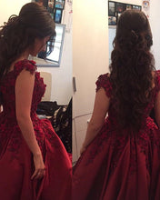 Load image into Gallery viewer, Maroon Ball Gown Prom Dresses For Wedding Party