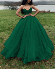 Load image into Gallery viewer, Emerald Green Ball Gown Prom Dresses