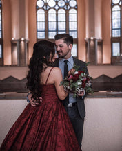 Load image into Gallery viewer, Elegant Spaghetti Straps Sweetheart Lace Prom Dresses Ball Gowns