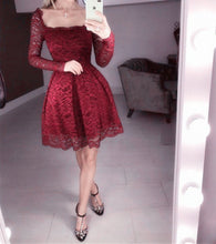 Load image into Gallery viewer, Emerald Green Lace Homecoming Dresses Long Sleeves Prom Short Dresses