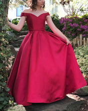 Load image into Gallery viewer, Emerald Green Plus Size Prom Dresses Satin Off The Shoulder Ball Gown
