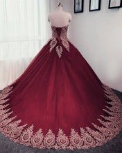 Load image into Gallery viewer, Gold Lace Sweetheart Tulle Ball Gowns Quinceanera Dresses