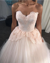 Load image into Gallery viewer, Gorgeous Lace Appliques Sweetheart Tulle Ball Gown Wedding Dresses Pink