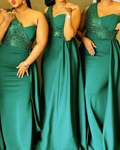 Load image into Gallery viewer, Plus Size Green Bridesmaid Dresses One Shoulder