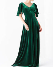 Load image into Gallery viewer, Emerald Green Velvet Bridesmaid Dresses With Sleeves