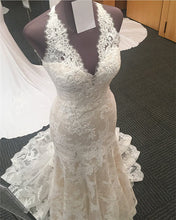 Load image into Gallery viewer, lace-wedding-gowns