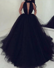 Load image into Gallery viewer, Halter Tulle Ball Gown Prom Dresses With Pockets