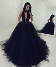 Load image into Gallery viewer, Halter Tulle Ball Gown Prom Dresses With Pockets