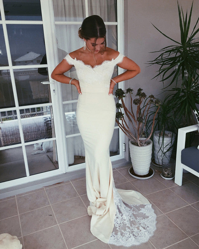 Chic Sleeveless V-Neck Mermaid Appliques Yellow Formal Dresses